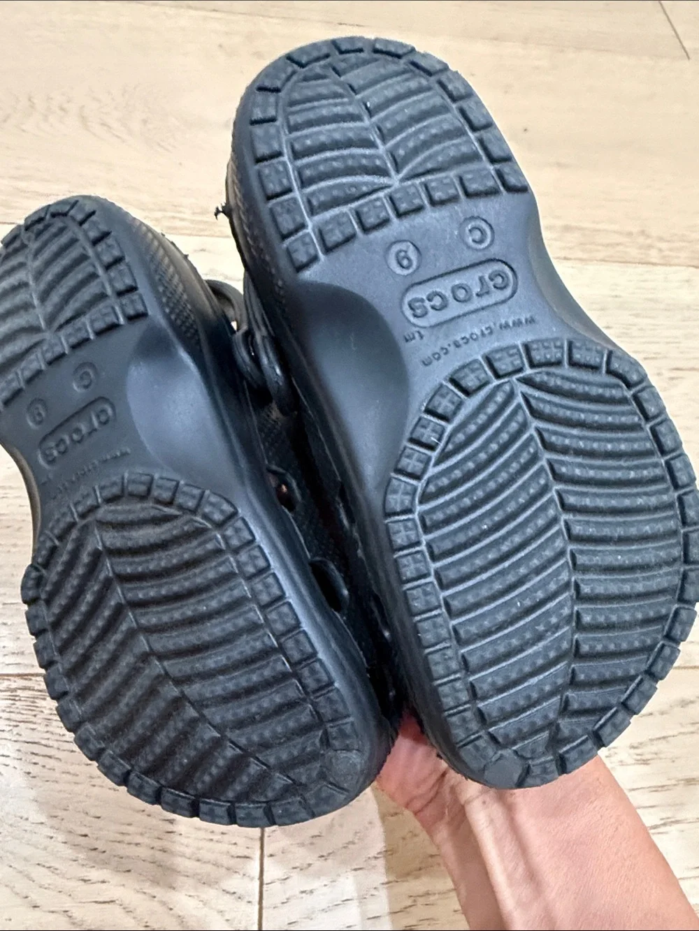 Toddler crocs black size 9